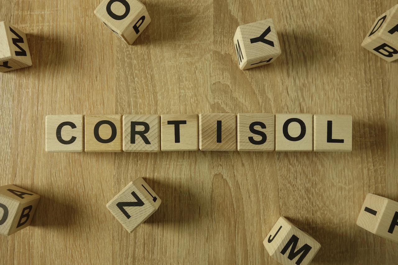 Cortisolo alto: cause, sintomi e rimedi